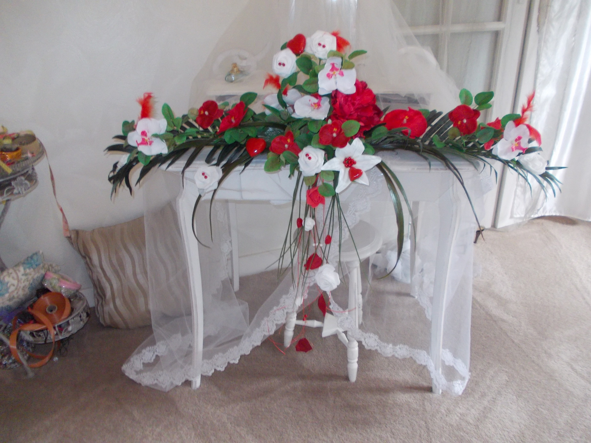 centre de table rouge et blanc