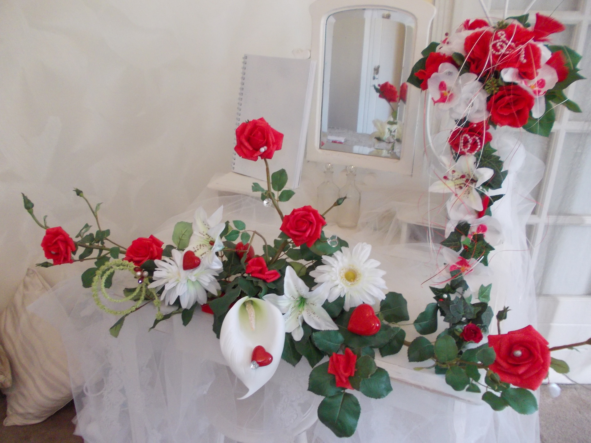 Centre de table fleurs rouges mariage et cérémonie : mode-mariage par  mariage