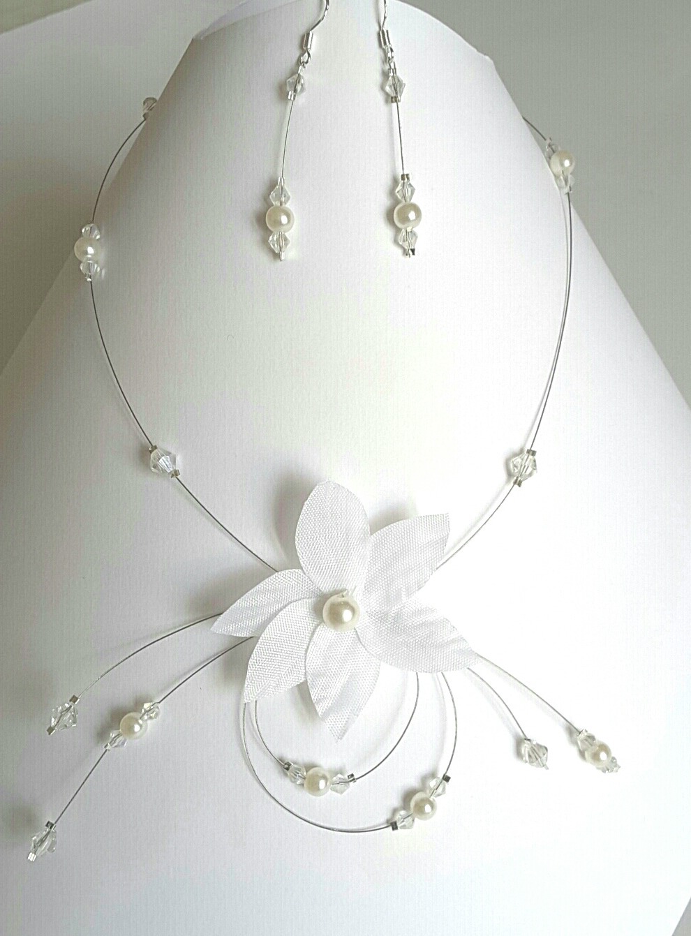 Collier Original Noir/Argenté p robe de Mariée/Mariage/Soirée Plume