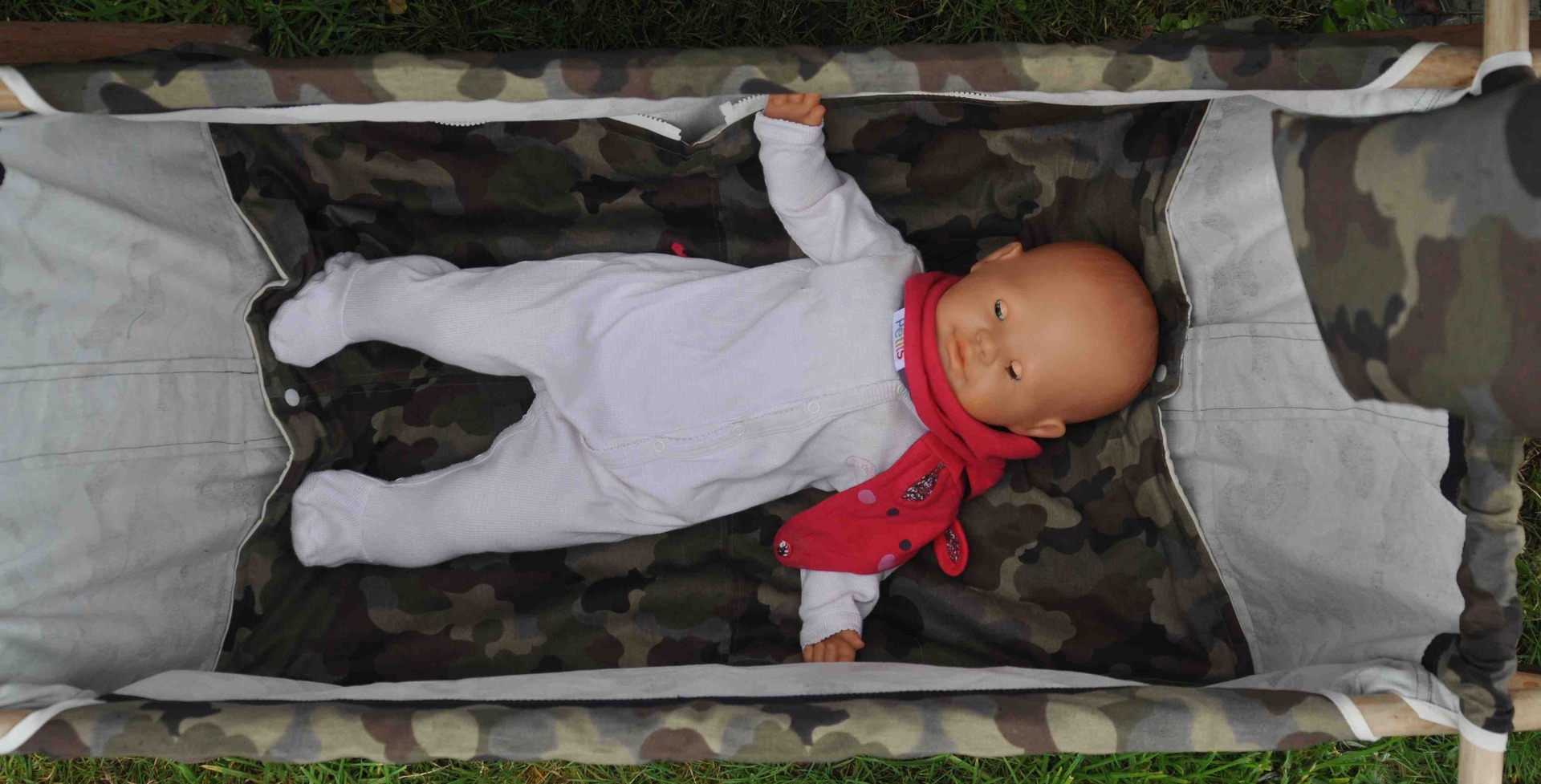Lit hamac nomade : lit malin et pratique pour bébé baroudeur : enfants-puericulture  par grenier-de-nano