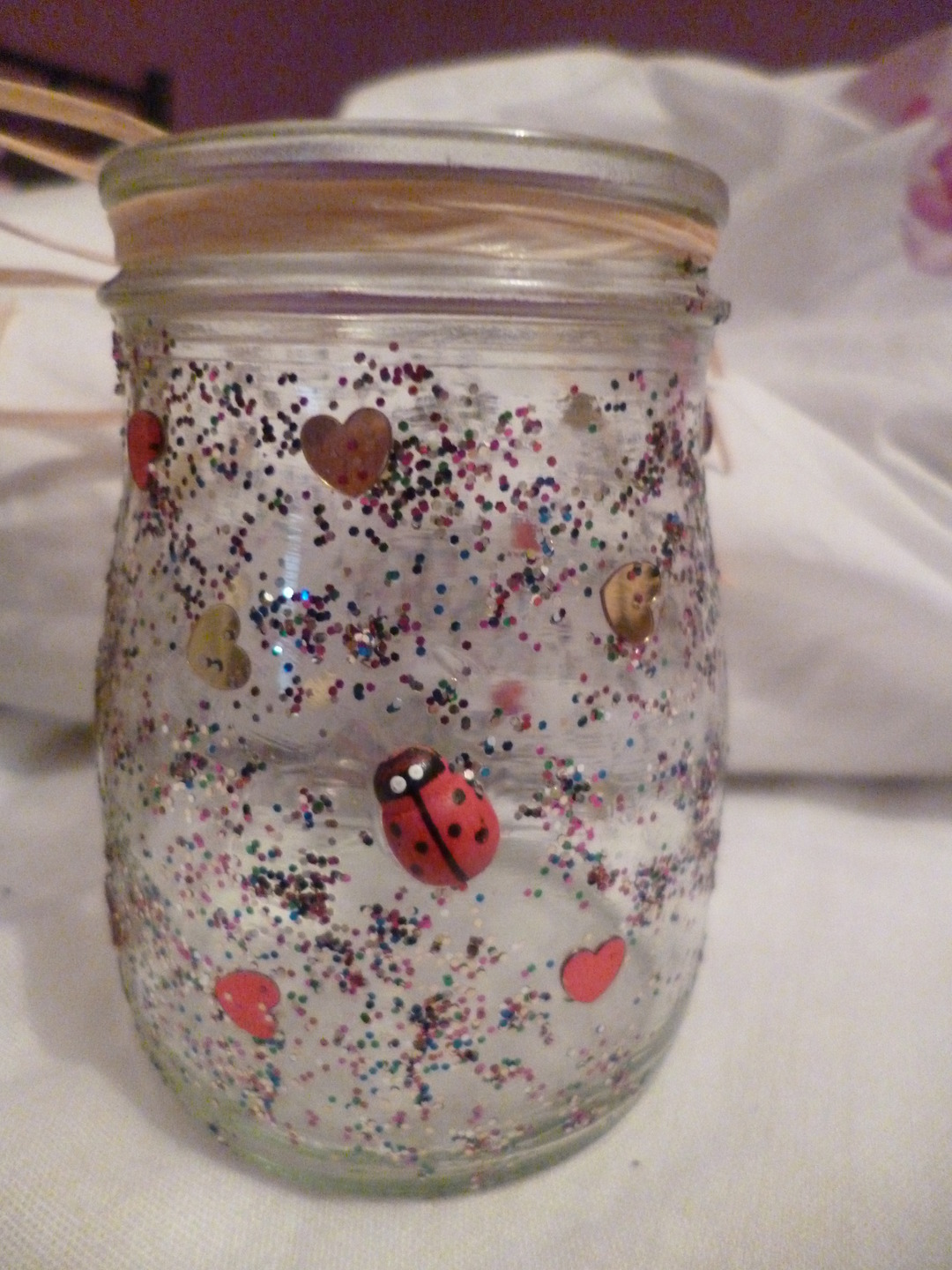 Petit Pot En Verre Decorer De Paillettes De Coeur D Une Coccinelle Et Du Rafia Maison Et Deco Accessoires Par Ileauxtrouvailles