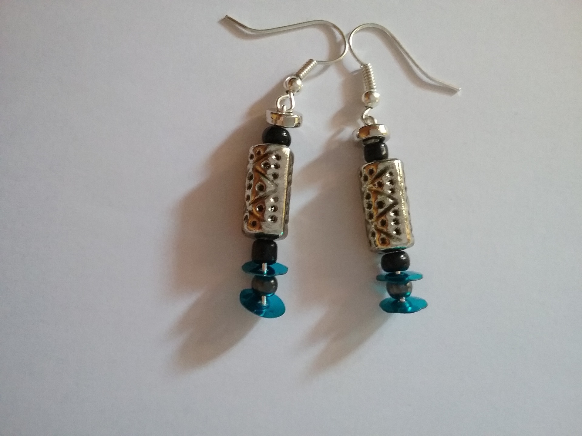 Boucles D'Oreilles Pendantes Fait Main - Perles Pierres Noires Et Gris Fumée - Unique