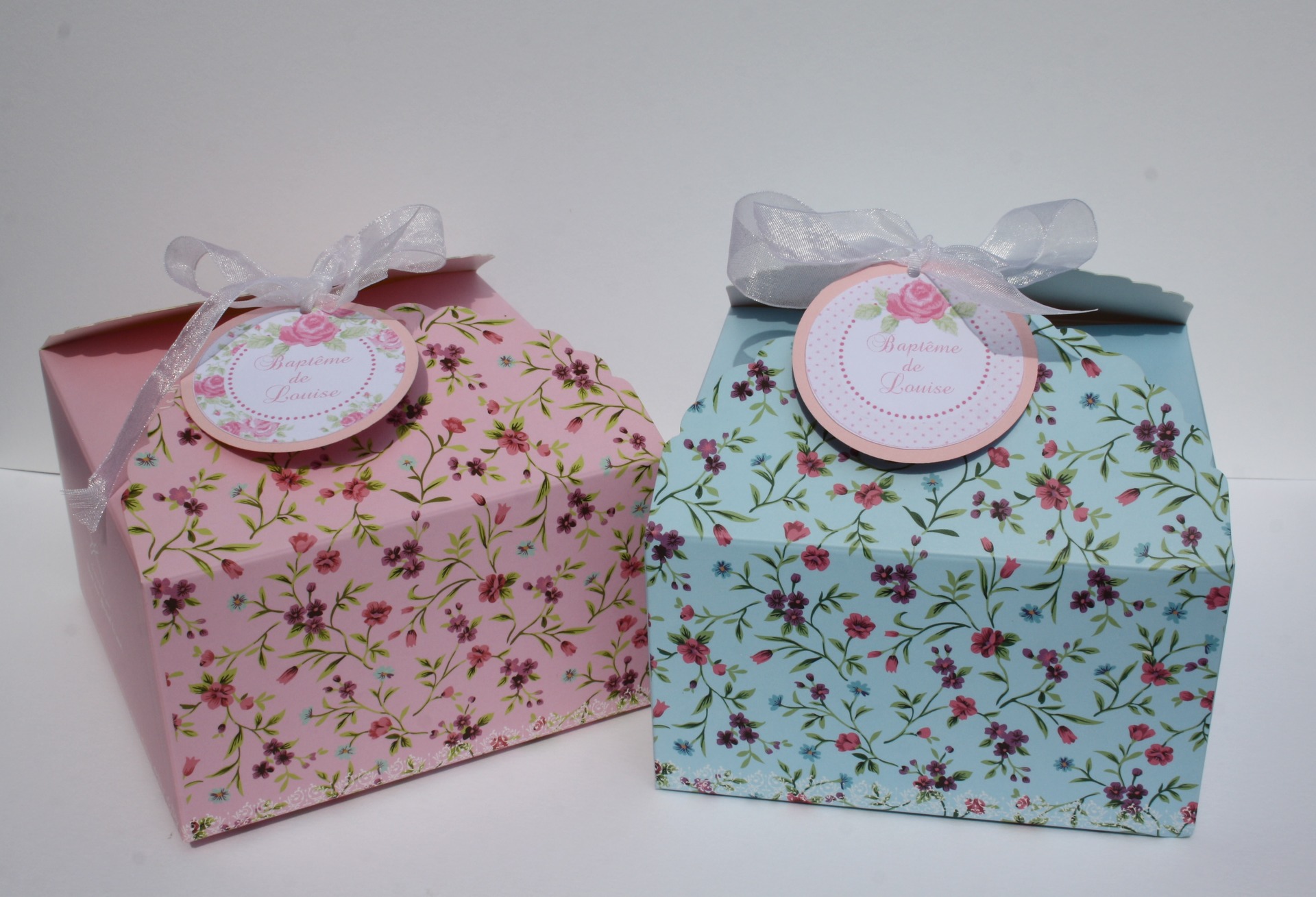 Boite A Gateaux Liberty En Couleurs Rose Ou Bleue Avec Etiquette Personnalisable Par Laboiteaboites