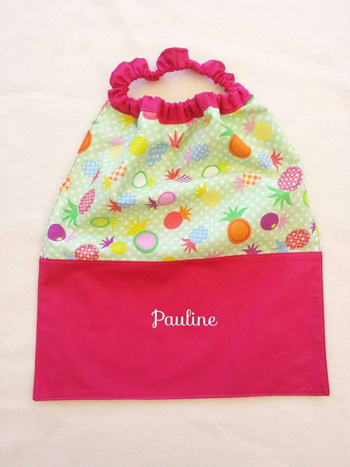 Bavoir serviette de table élastiquée école maternelle personnalisé rose  ananas : enfants-puericulture par madeinsedan