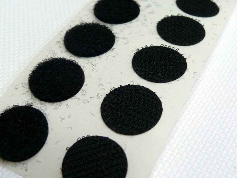 Velcro ou scratch noir en pastille, 16 mm autocollant : par
