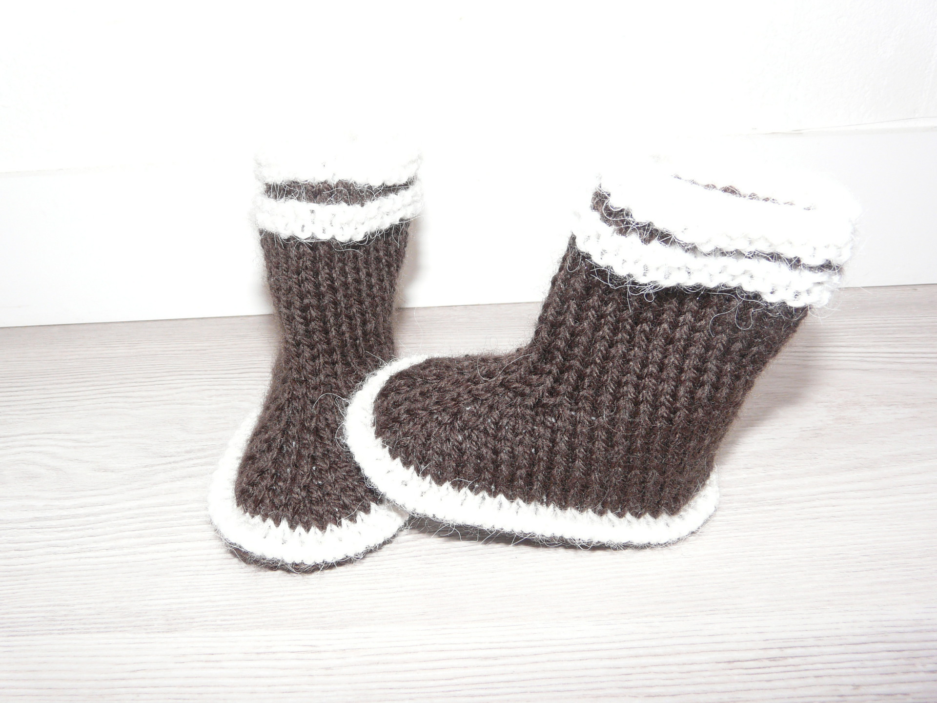 Chaussons Bottes Bebe 3 6 Mois Tricot Fait Main Cadeau Naissance Accessoires Bebe Par Catricote