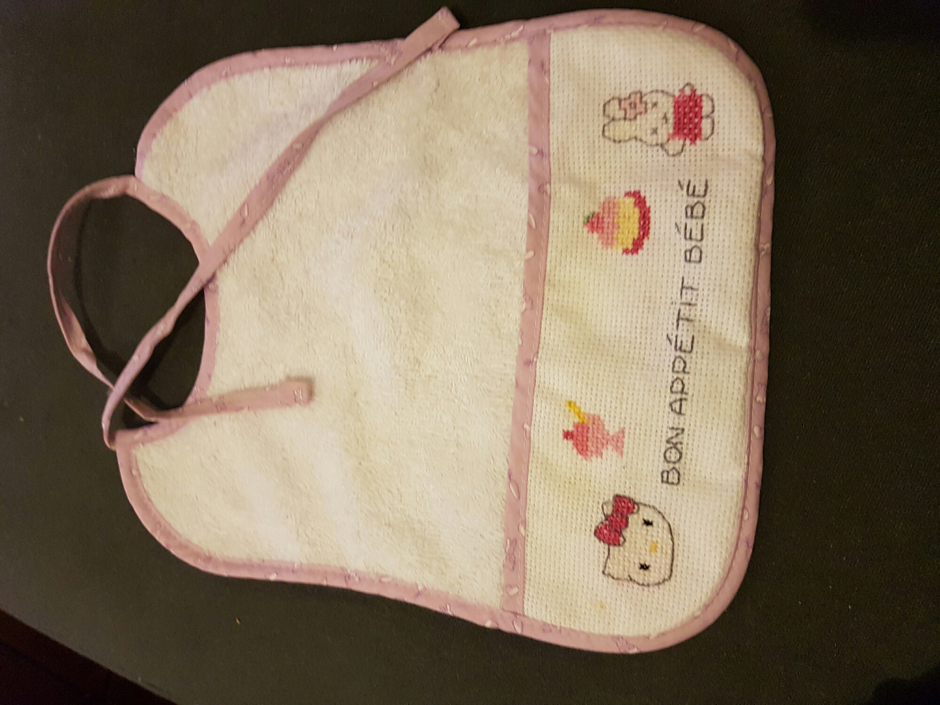 Bavoir Brode Au Point De Croix Personnalisable Blanc Broder Bebe Ou Enfant Hello Kitty Lapin Confiserie Fait Main Personnalisable Enfants Puericulture Par Autour2bebe