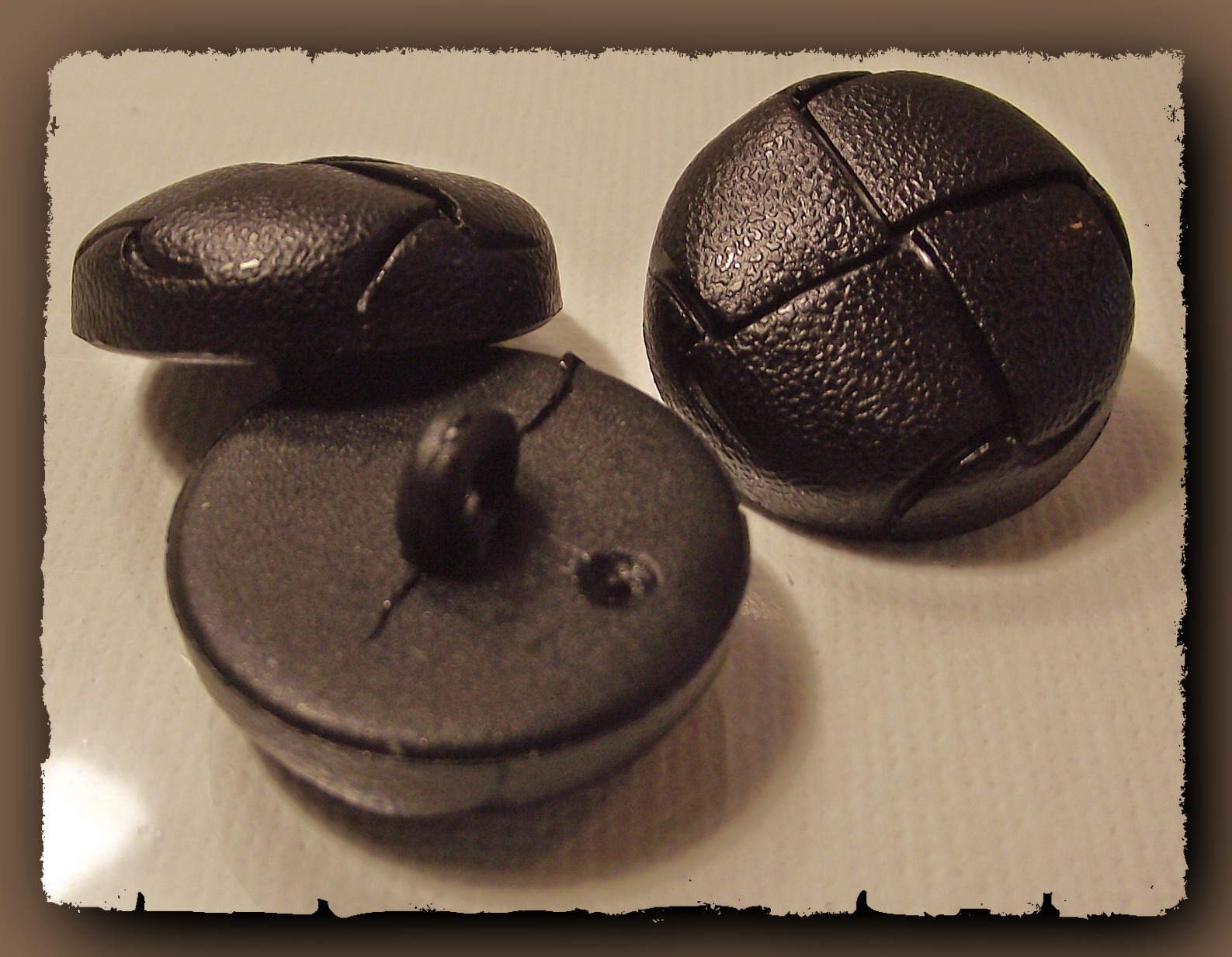 2 trous 3 BOUTONS Marron Brun 25 mm 2,5 cm Button sewing neuf lot couture