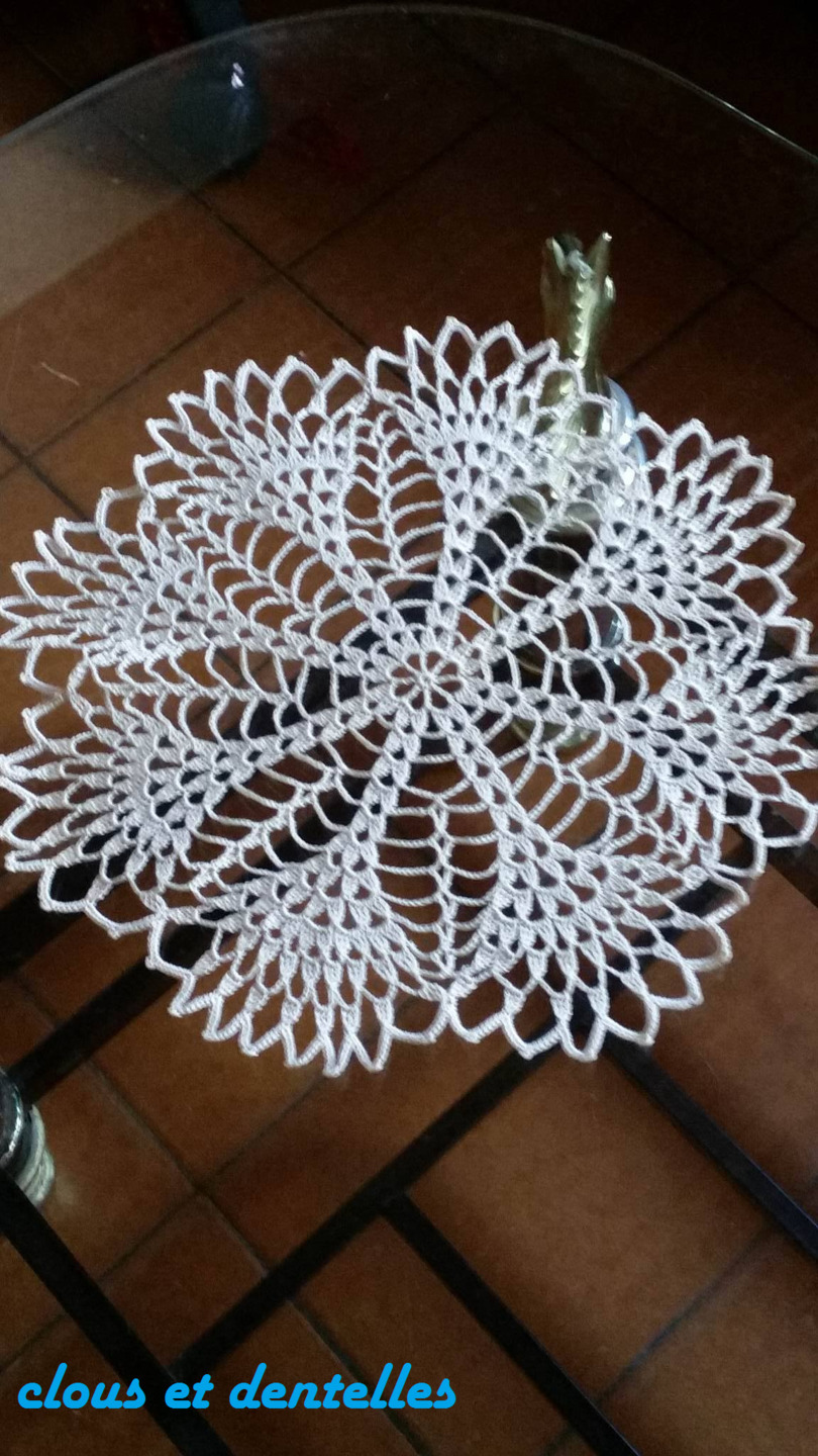Napperon rond au crochet Servettes en dentelle trcotées Bordeaux